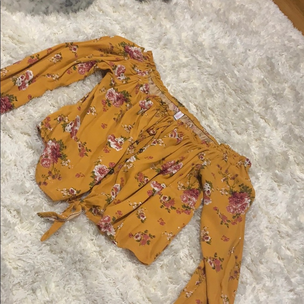 Off the should crop top